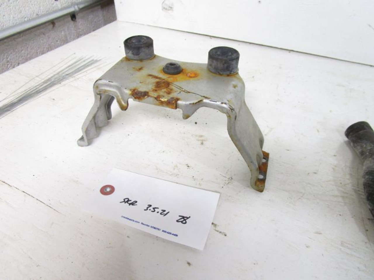 91 Kawasaki Ninja EX 500 Rear Gas Fuel Tank Mount 32052-1394